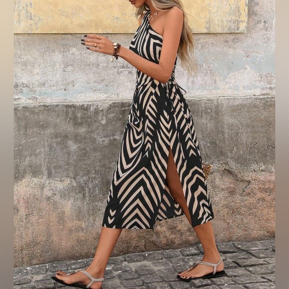 NEW One Shoulder Cut Out Peephole Slit Dress - Picture 4 of 7